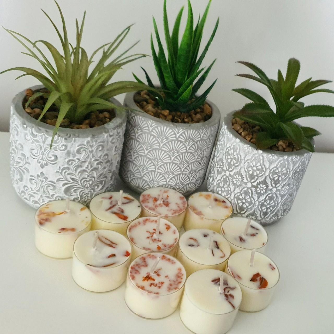 Juicy Sweet Orange Citrus Essential Oil Tealight Candles, Botanical Petals, Vegan Wax, 6-Hour Burn