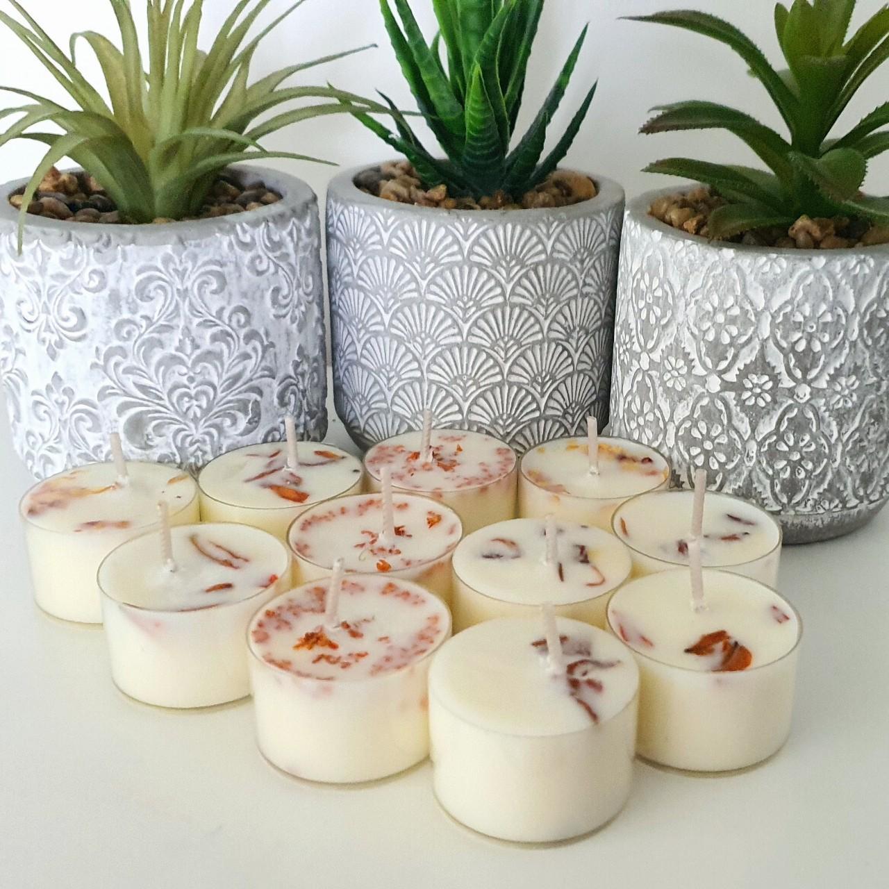 Mixed Citrus Essential Oil Tealight Candles, Botanical Petals, Vegan Wax, 6-Hour Burn