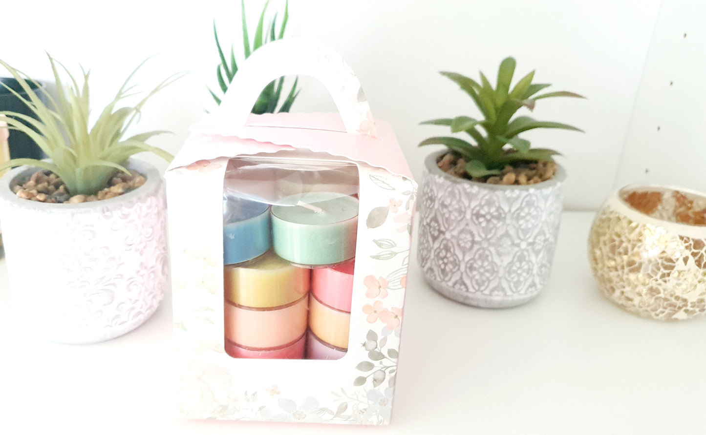 18 Gourmand Scented Candles, Tea Light Candles and holder, Long Burn 6-Hours