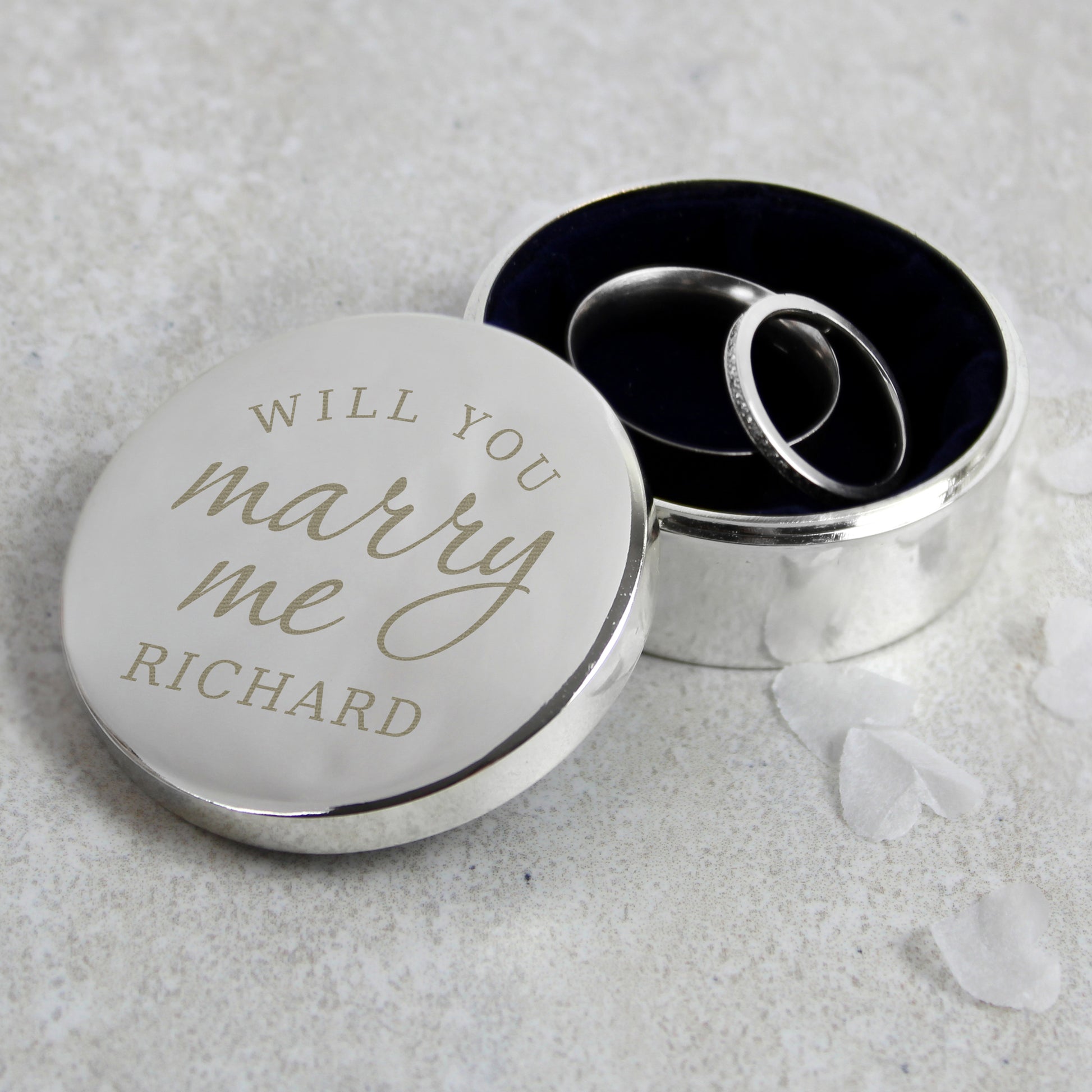 Engagements ring box 