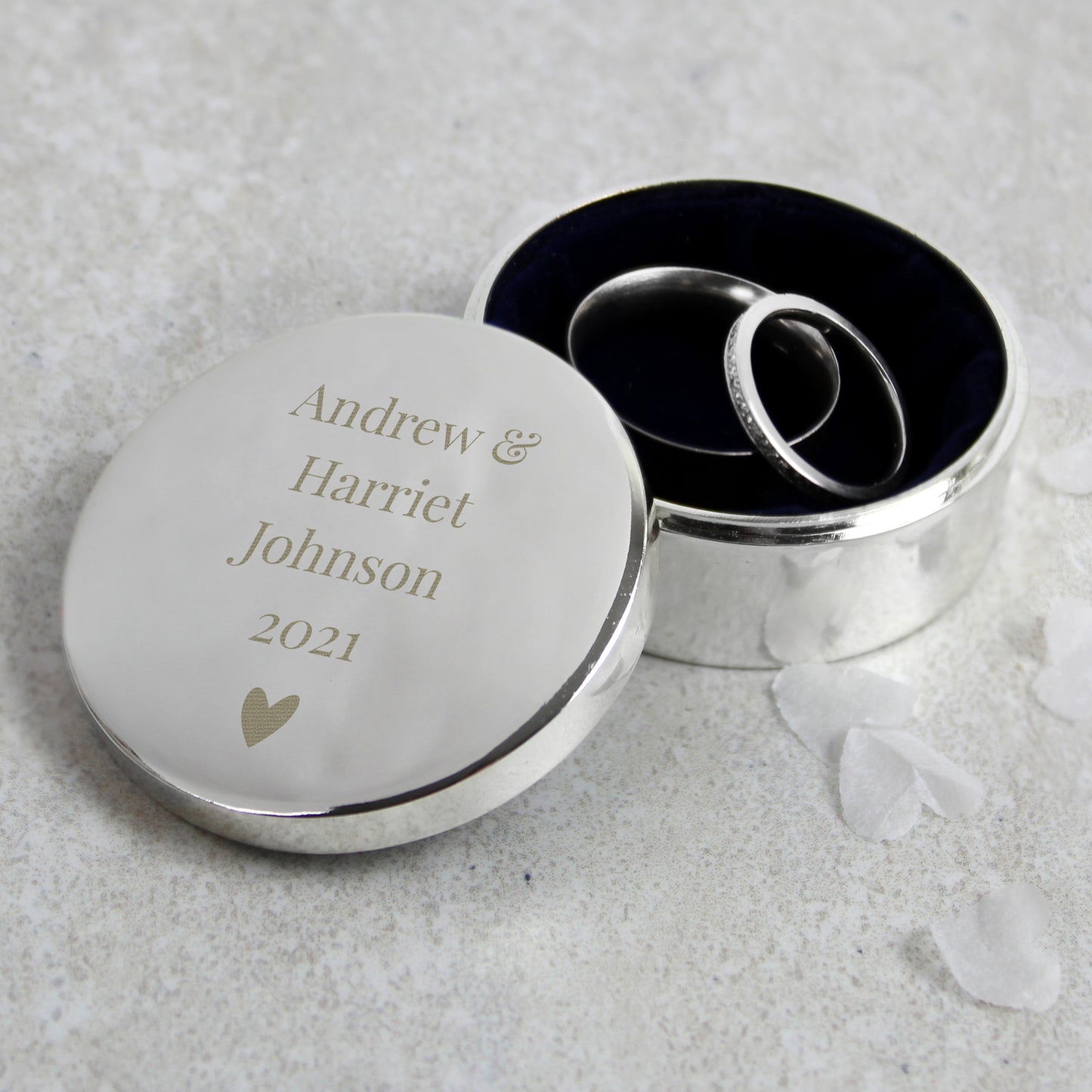 Engagement ring 